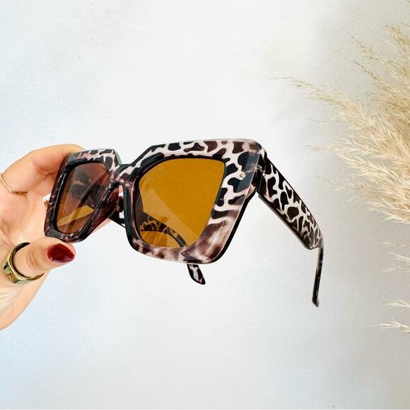 NEW NORDSTROM Black Tan Brown $78 Tortoiseshell Plastic Sunglasses Sunnies Y2K main image 6